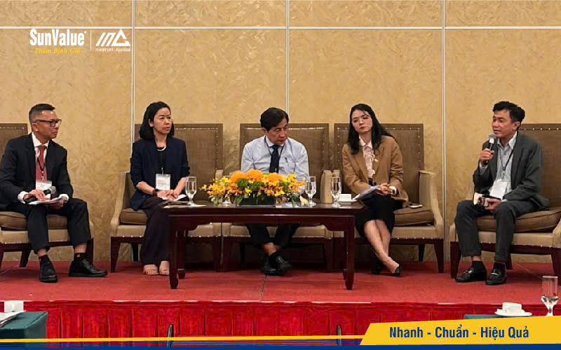 Ông Trương Thái Sơn – Phó Tổng Thư ký Hiệp hội Doanh nghiệp Bất động sản Việt Nam, đại diện SunValue, đã được mời chia sẻ tại Phiên B2
