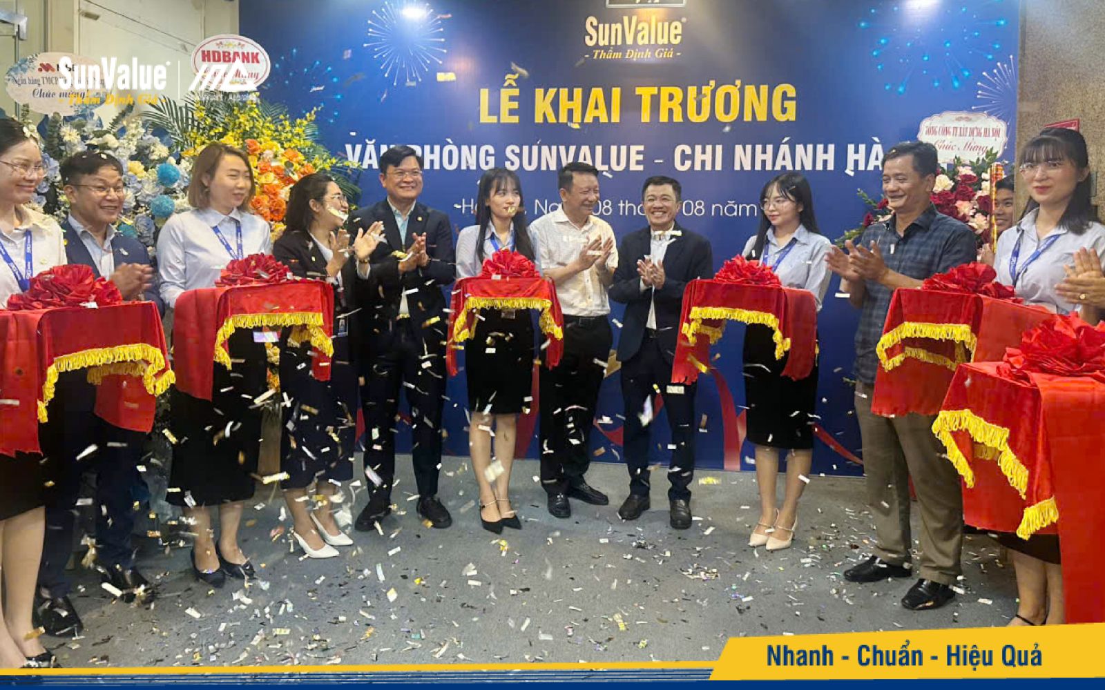Lễ cắt băng khai trương chi nhánh Hà Nội