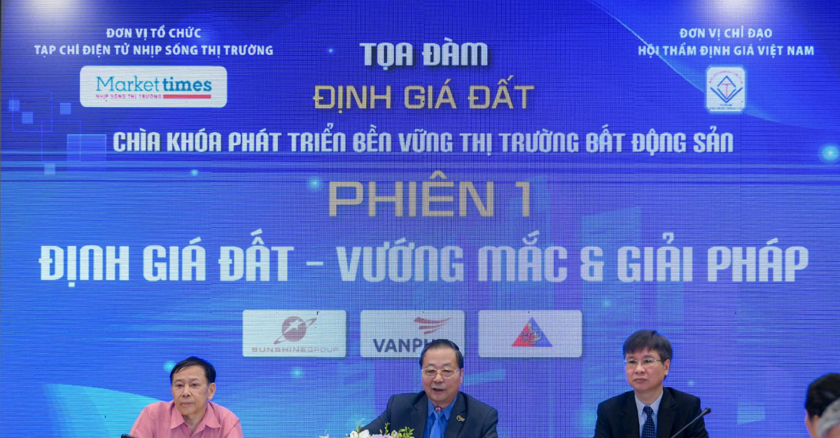 Chương trình cũng dành thời lượng đánh giá triển vọng thị trường bất động sản năm 2026